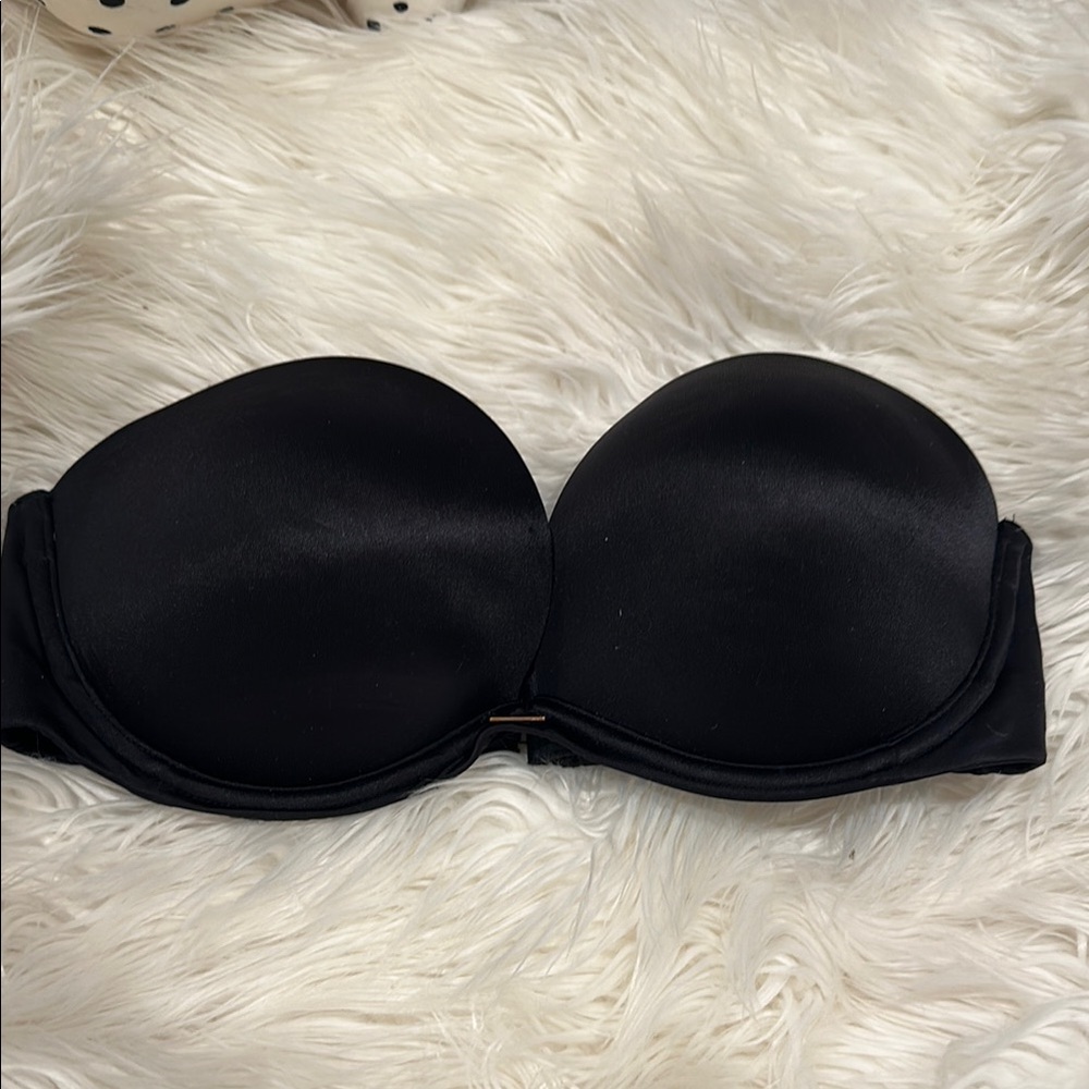 Elegant Black Strapless Bra